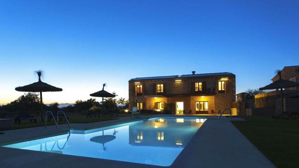 The swimming pool at or close to S'Hort Can Capità