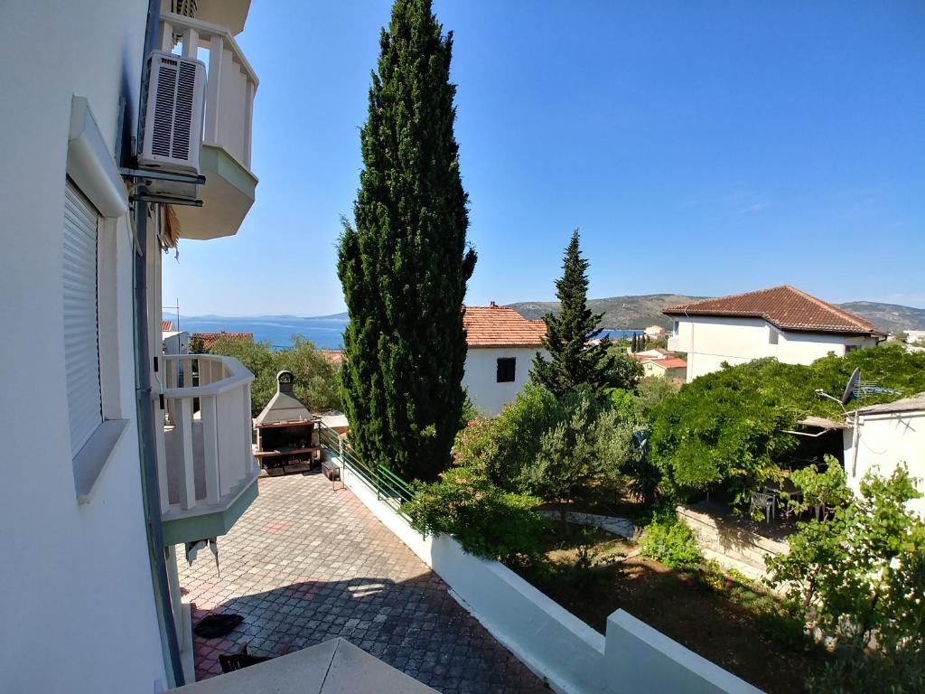 a view from the balcony of a house at Apartman Katarina in Seget Vranjica