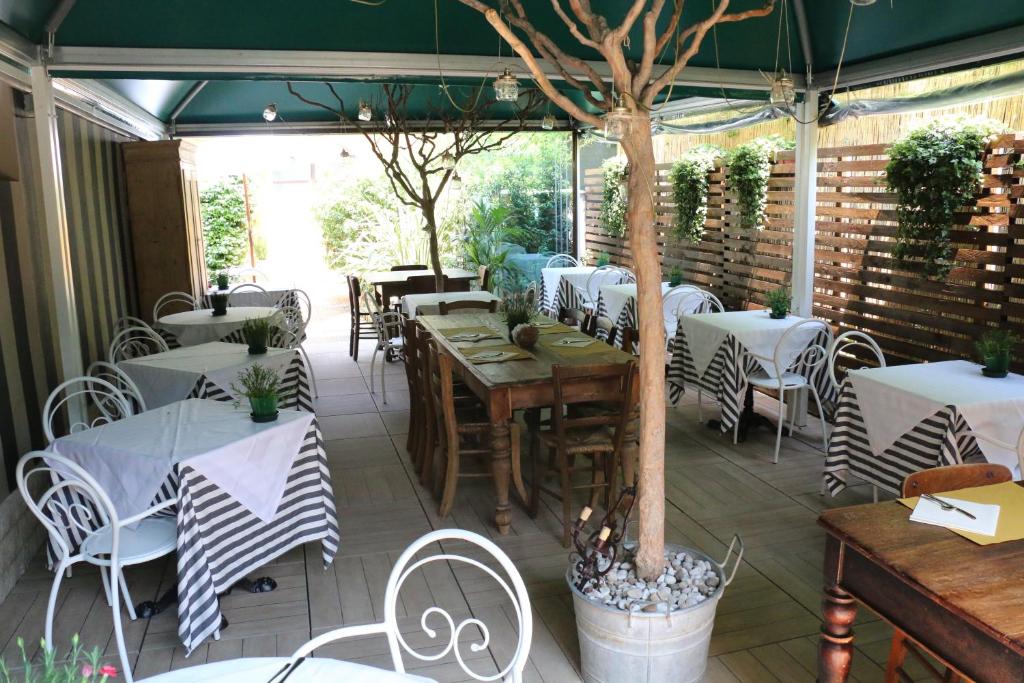 Restaurace v ubytování Hotel Bardolino