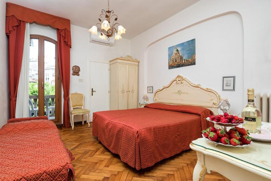 Postel nebo postele na pokoji v ubytování Villa Albertina