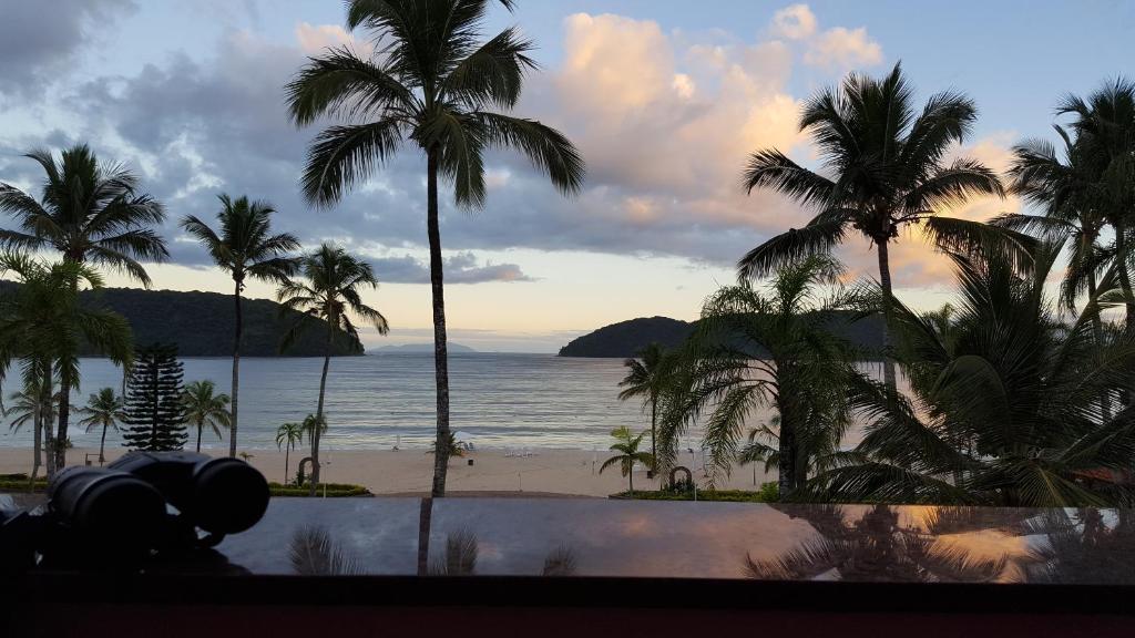  Apartamento pé na areia com vista do mar no Cond Costa Verde Tabatinga