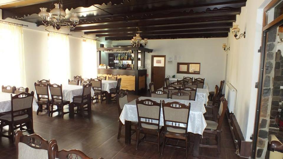 Nhà hàng/khu ăn uống khác tại Pensiune Restaurant la Pogace