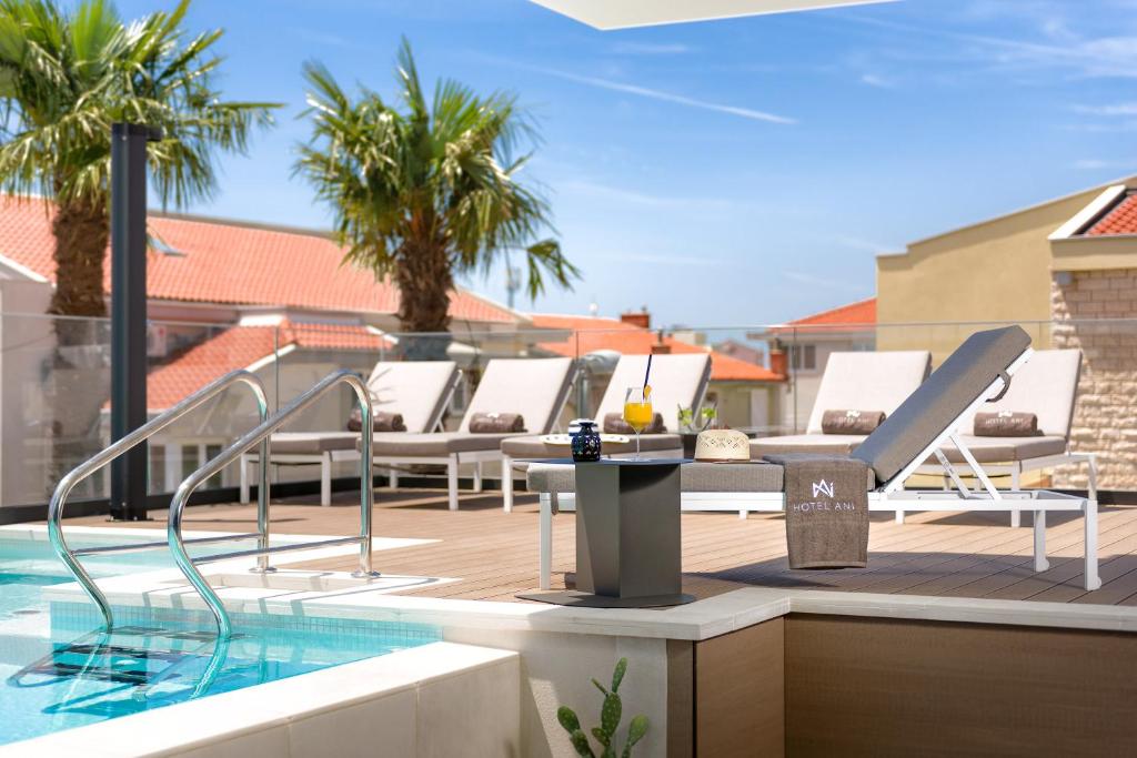 Bazén v ubytování Boutique Hotel Ani - Adults Only nebo v jeho okolí