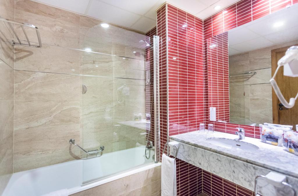 A bathroom at Globales Nova