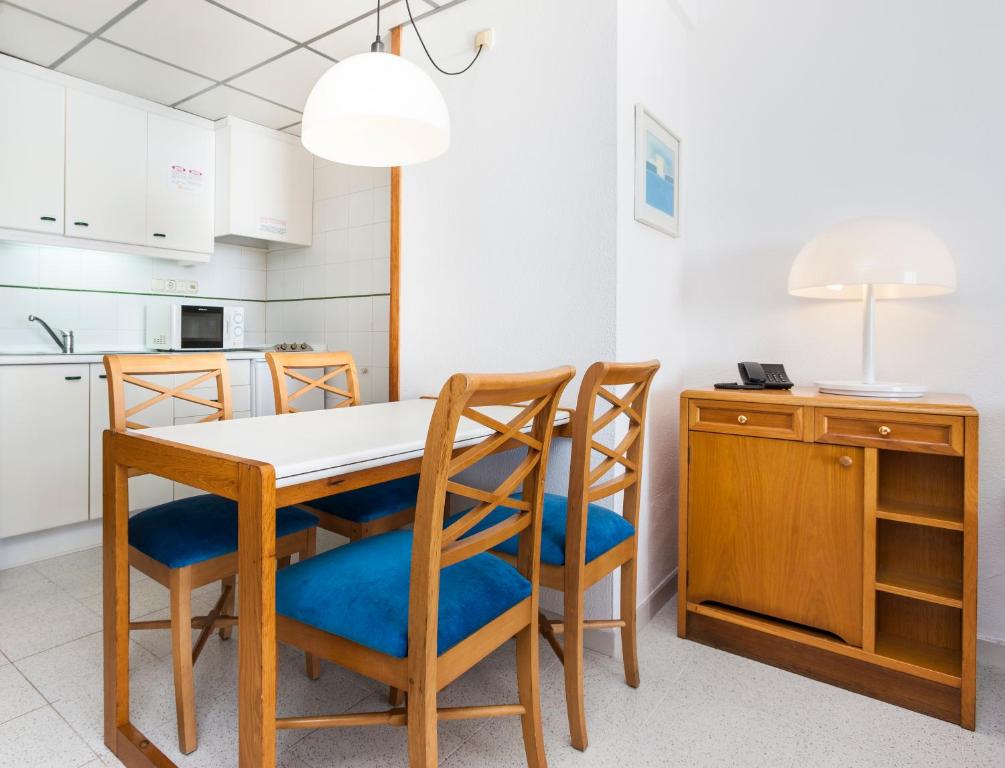 A kitchen or kitchenette at Globales Nova