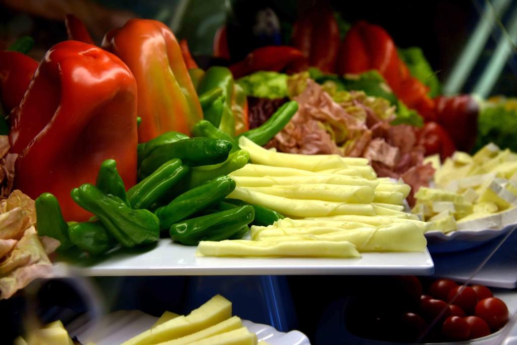 Eten bij of ergens in de buurt van het hotel

