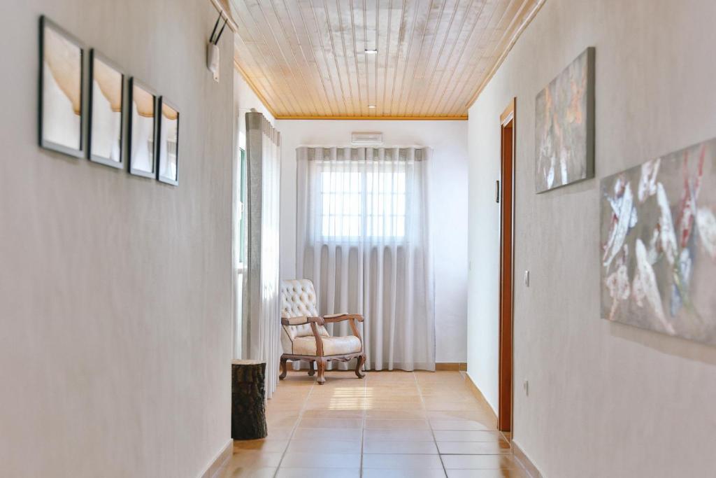 TV a/nebo společenská místnost v ubytování Zulla Nazaré`s Surf Village