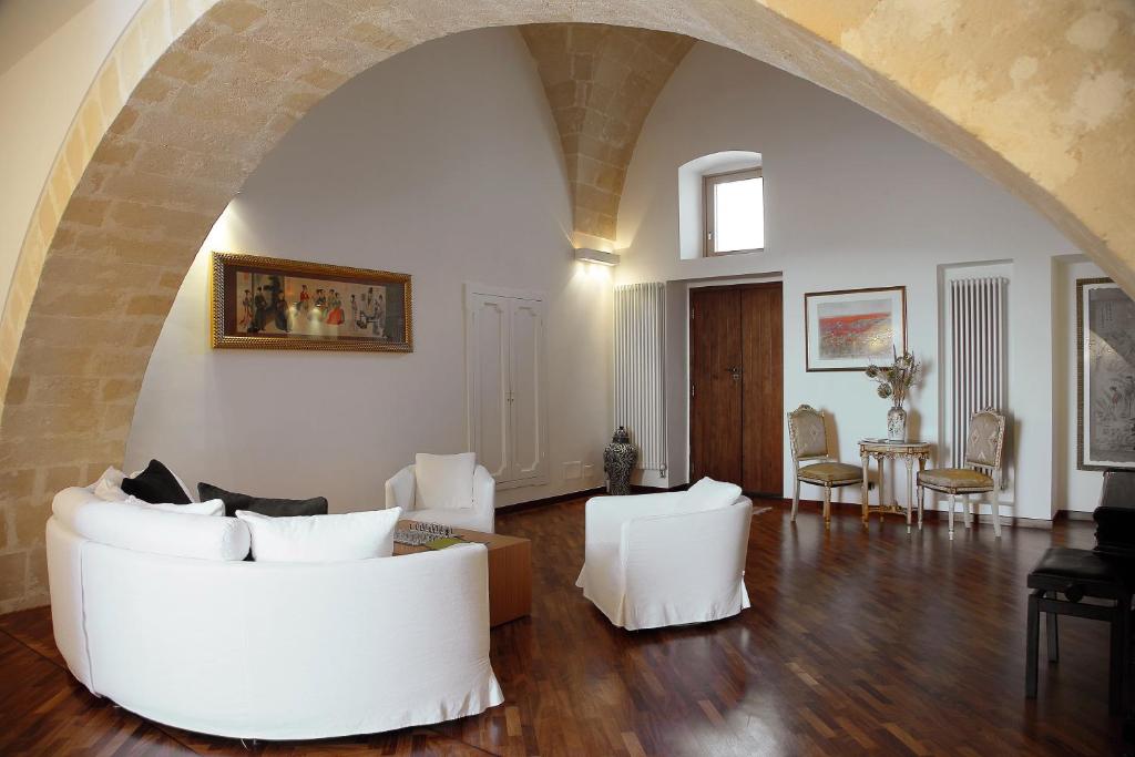 Posezení v ubytování Antica Civita Luxury Room