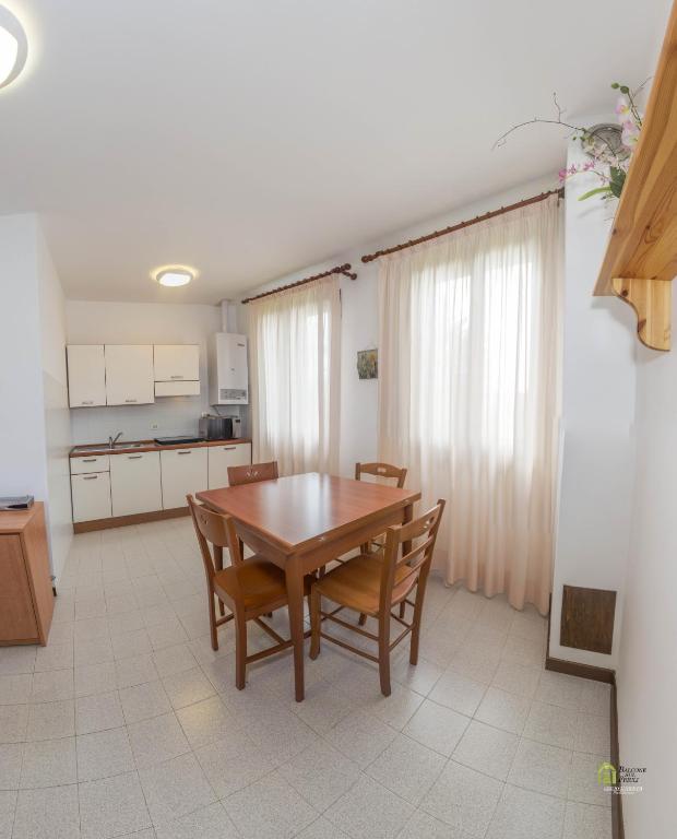 Кухня або міні-кухня у Albergo Diffuso Balcone sul Friuli
