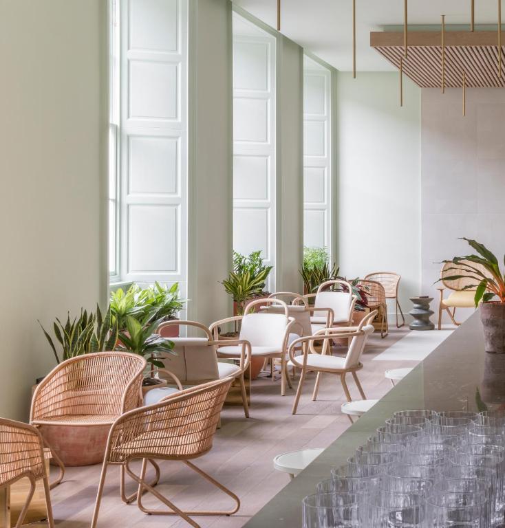 Eden Locke - Resim 14