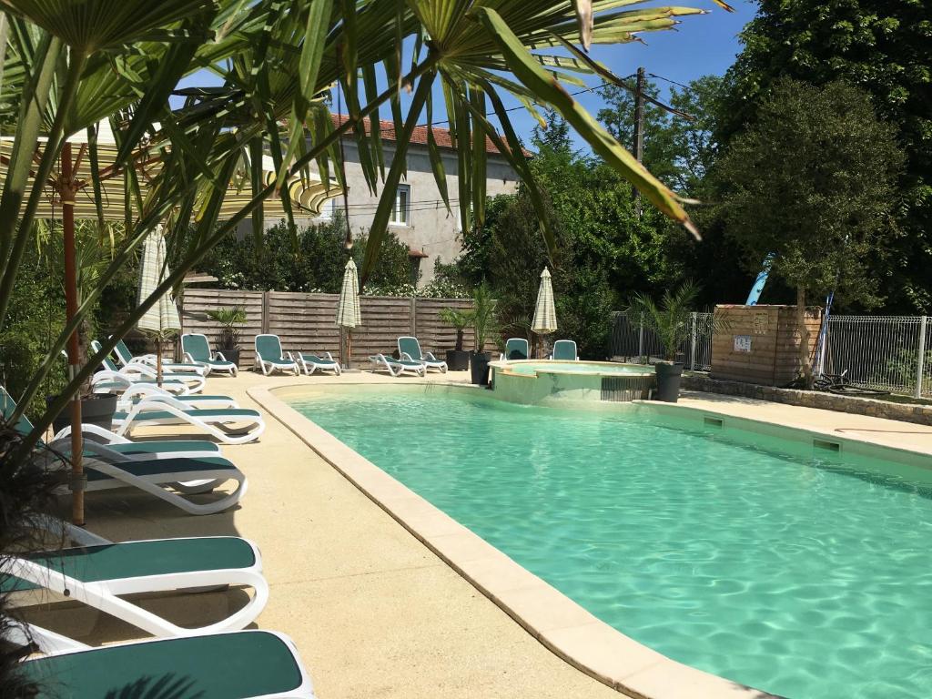 Bazén v ubytování L'Oasis nebo v jeho okolí