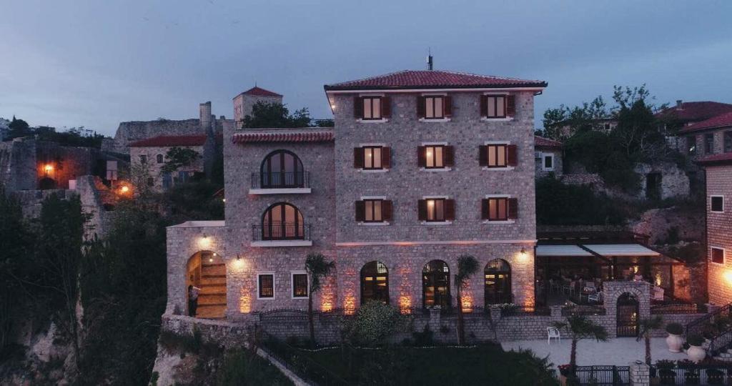 Budova, kde se hotel nachází