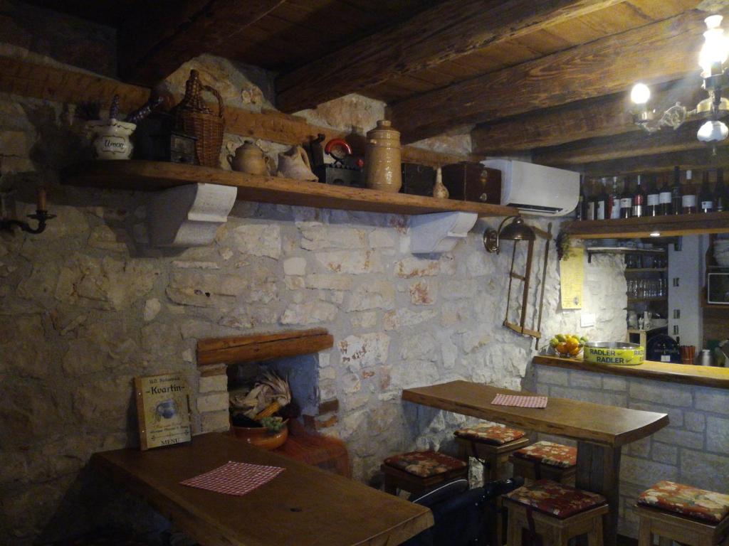 Kuchyň nebo kuchyňský kout v ubytování Guest House Kvartin