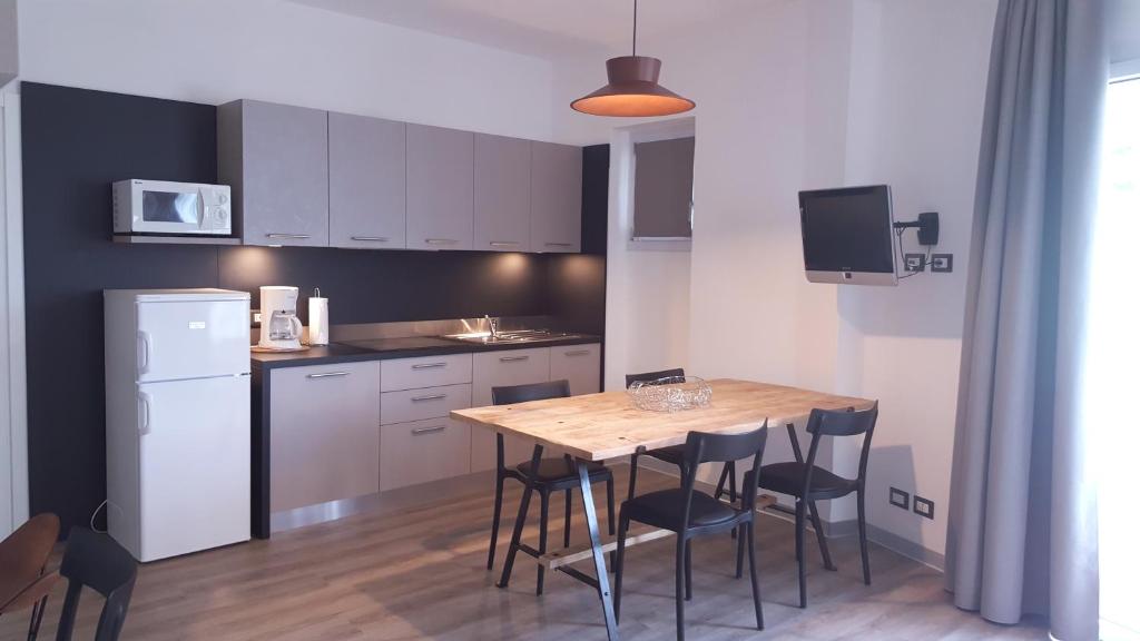 Kuchyň nebo kuchyňský kout v ubytování Hotel Anna