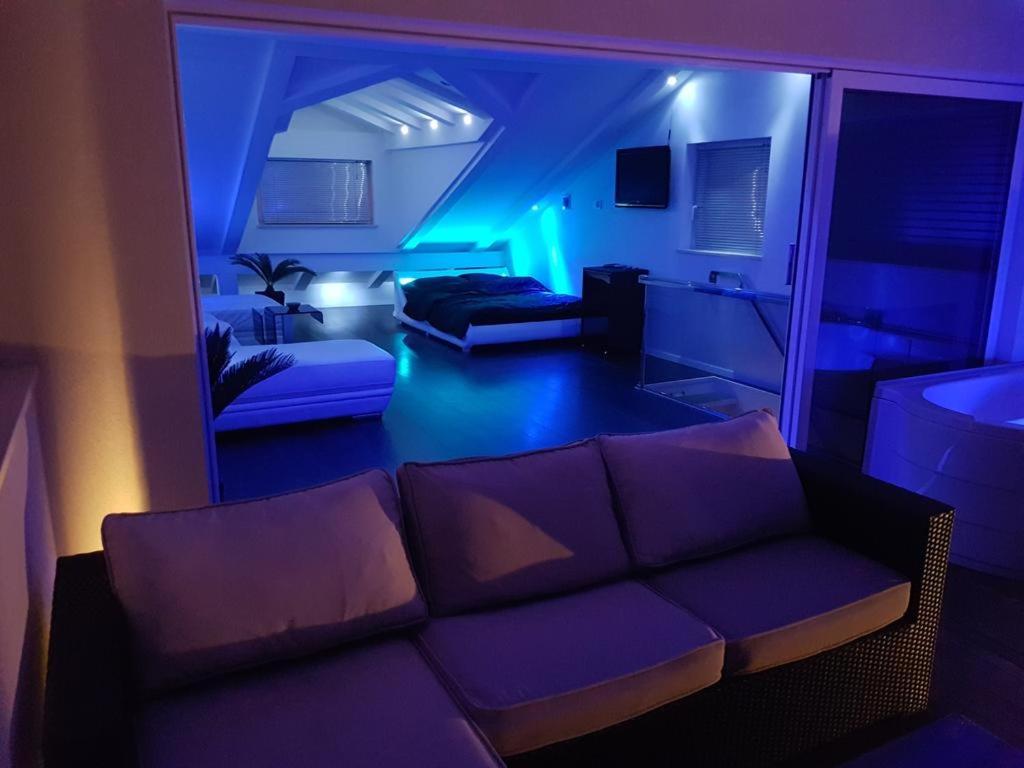 Penthouse Jacuzzi & Pool Luxury Apartments - 1