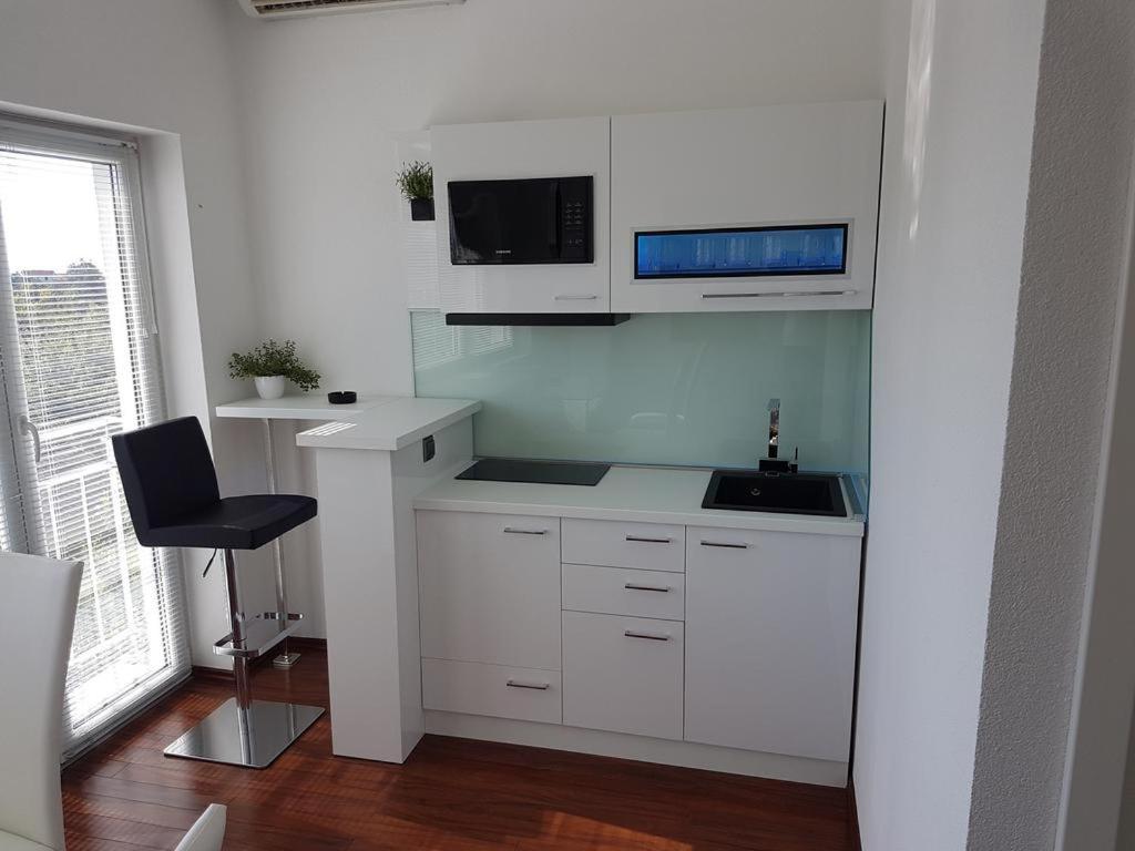 Penthouse Jacuzzi & Pool Luxury Apartments - 6