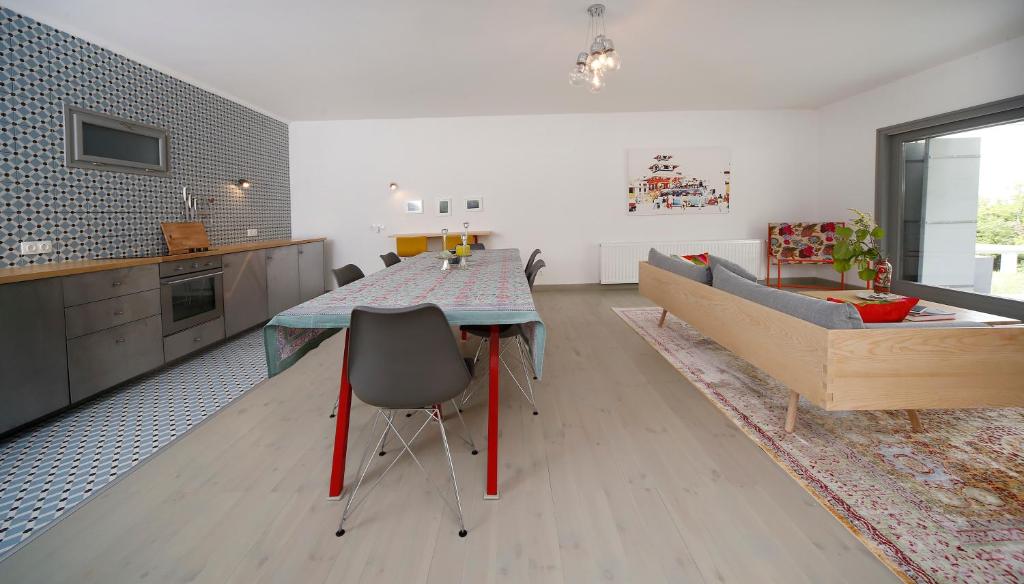 Kuchyňa alebo kuchynka v ubytovaní SárgaRigó Holiday Home
