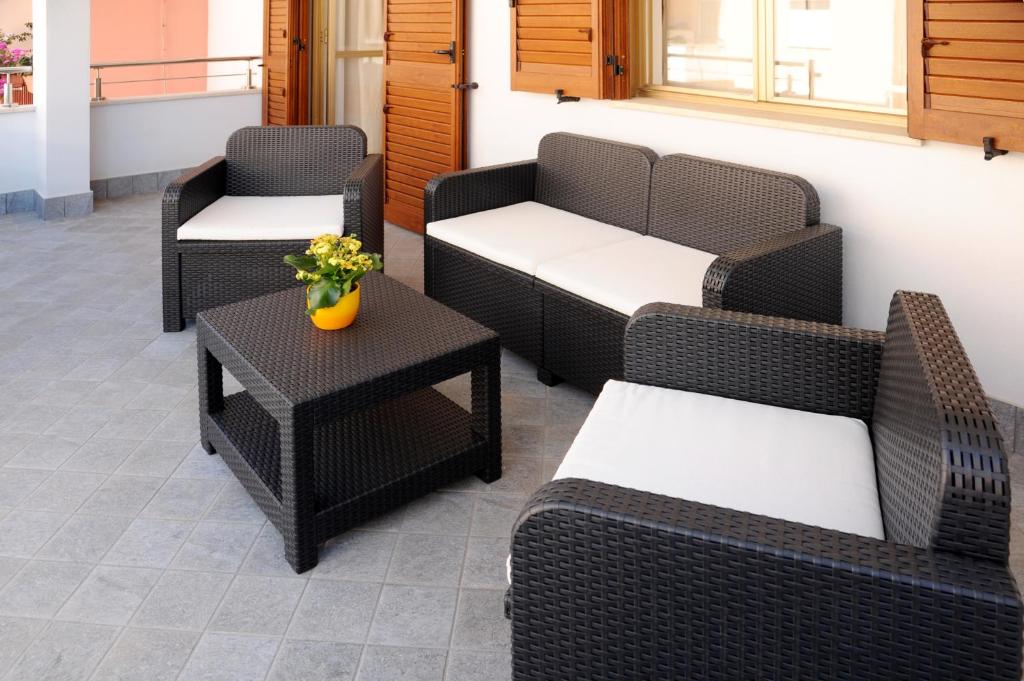 Posezení v ubytování Alkira Lodge