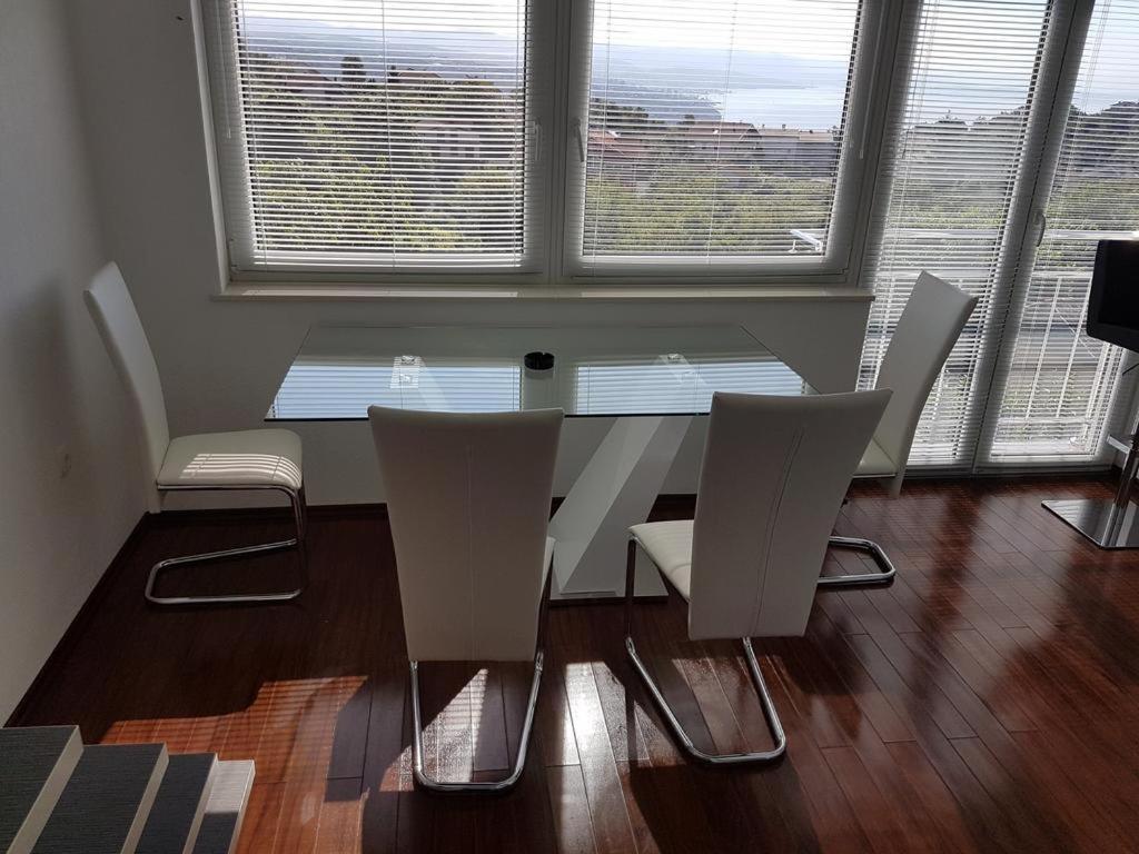 Penthouse Jacuzzi & Pool Luxury Apartments - 12