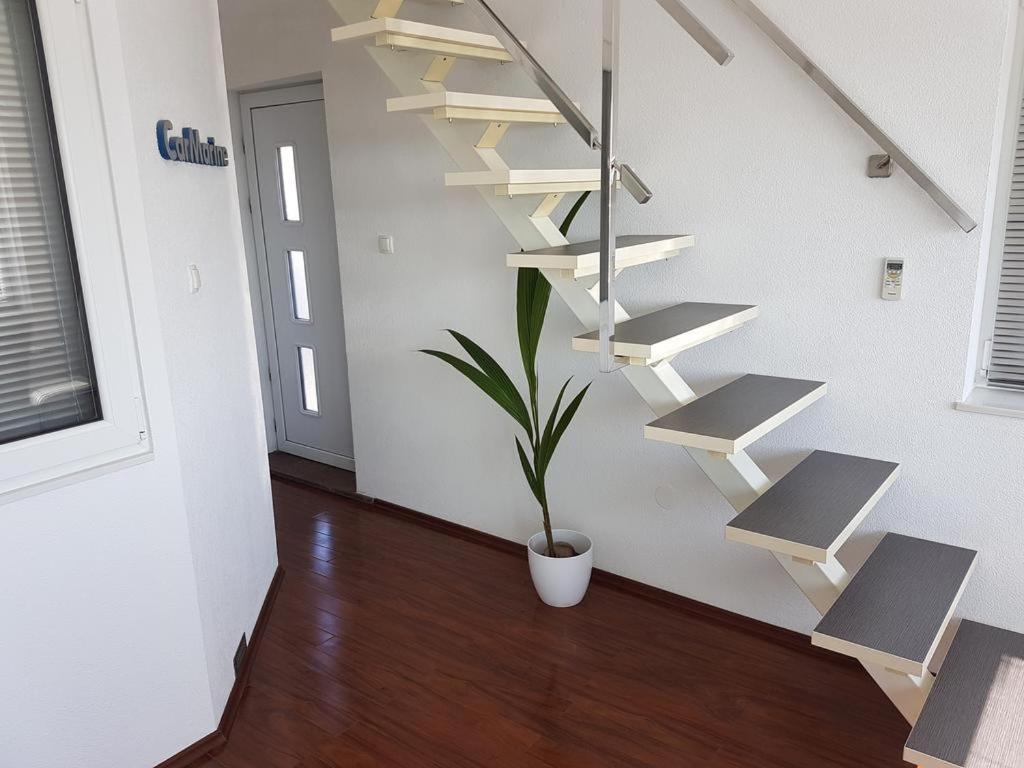 Penthouse Jacuzzi & Pool Luxury Apartments - 10