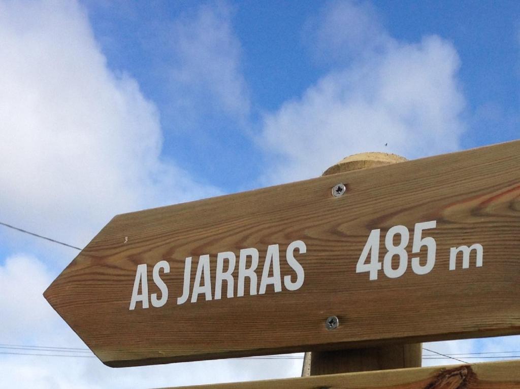 Certificado, premio, señal o documento que está expuesto en As Jarras