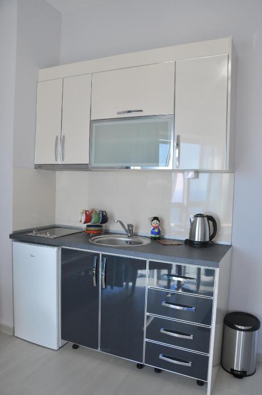 Ambassador & Ambassador Lux Apartments - 11