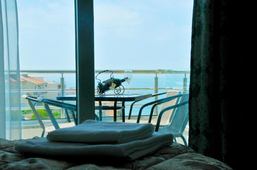 Ambassador & Ambassador Lux Apartments - 4