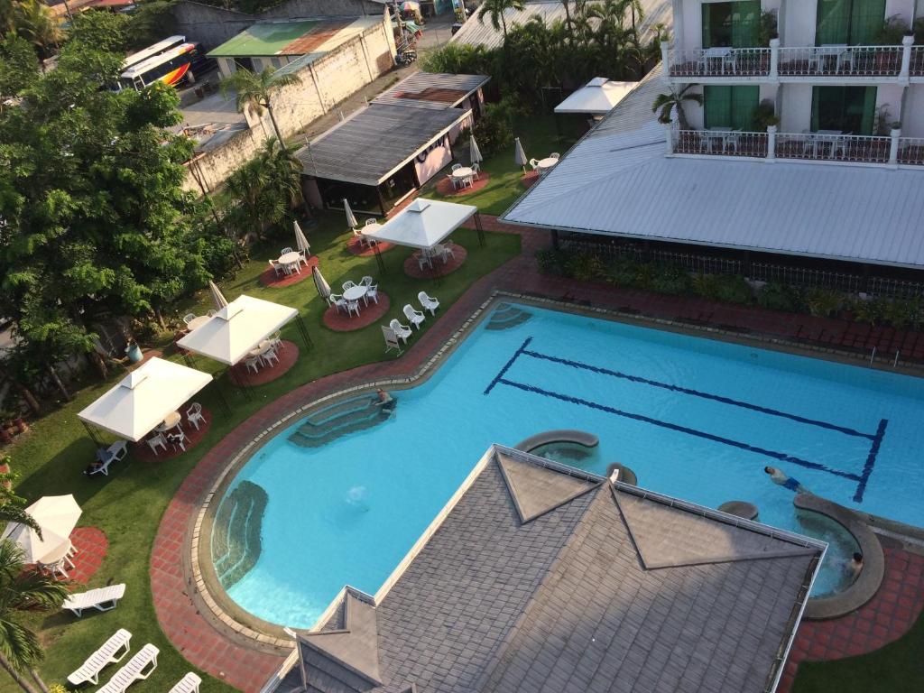 Bazén v ubytování Wild Orchid Resort nebo v jeho okolí