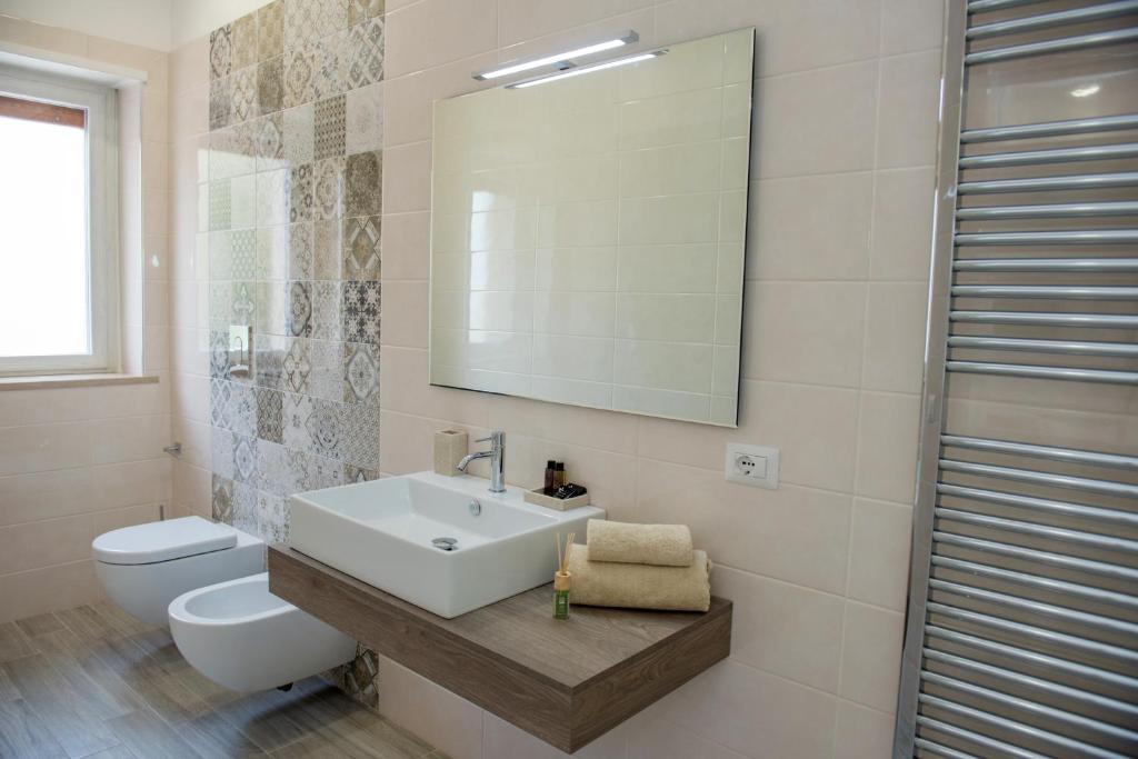Un baño de A un passo dal mare
