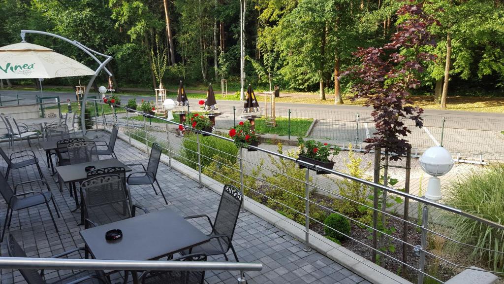 Ogród w obiekcie Restaurace a penzion Zděná Bouda