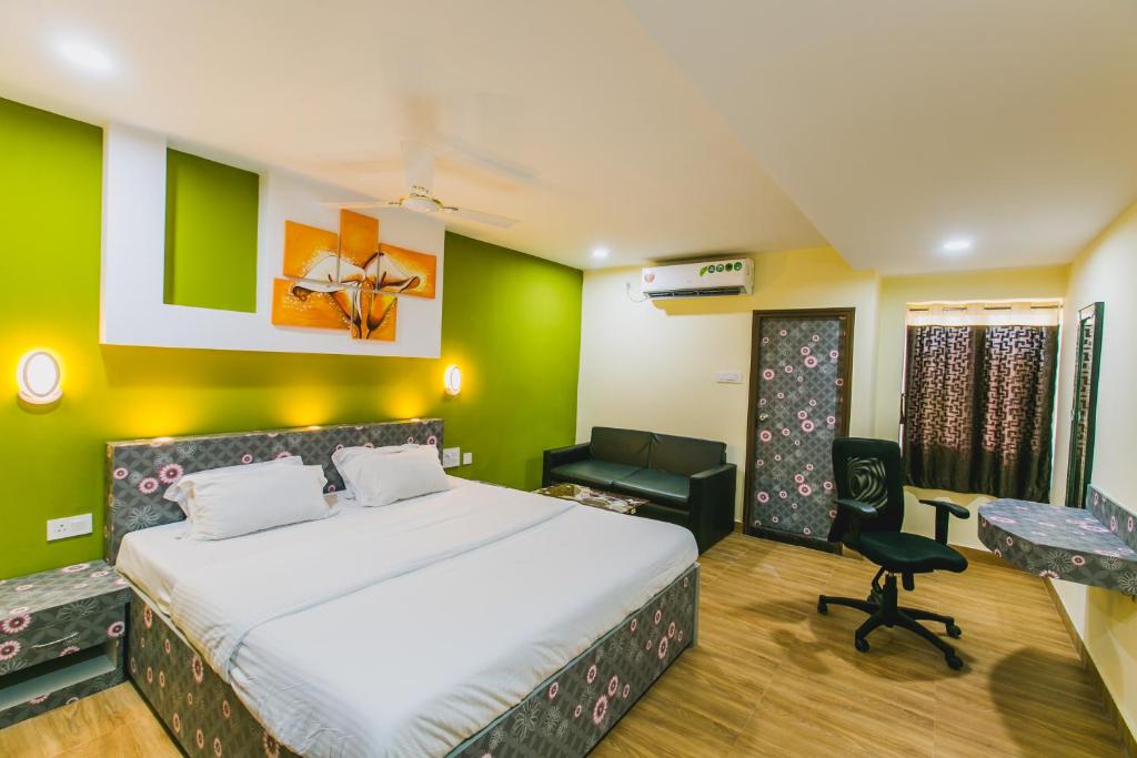 Giường trong phòng chung tại Hotel Platinum