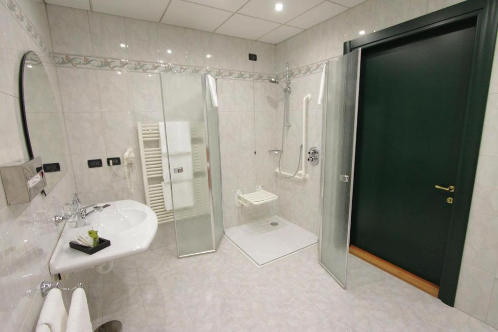 Koupelna v ubytování Hotel Europa