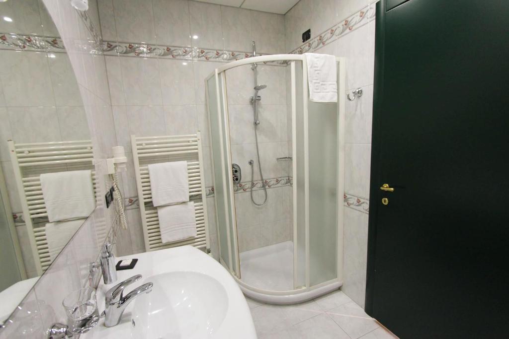 Koupelna v ubytování Hotel Europa