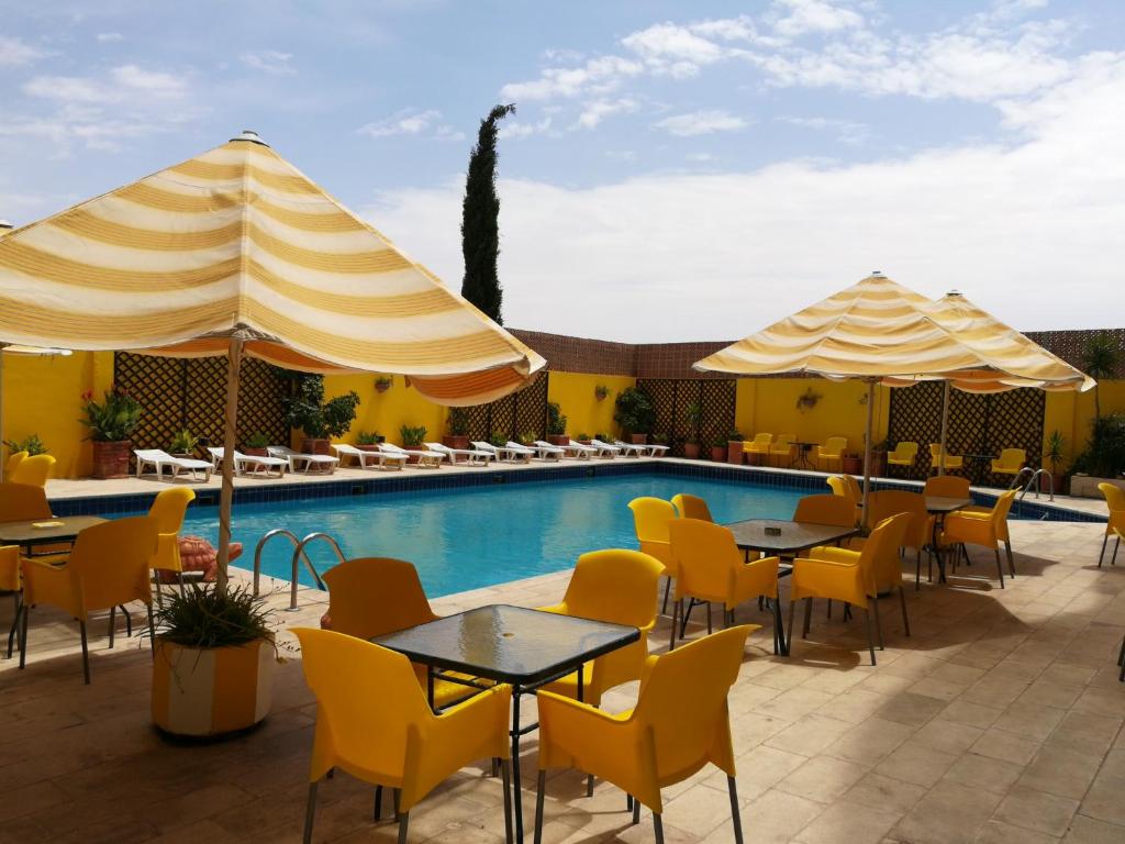 Bazén v ubytování Mariam Hotel nebo v jeho okolí