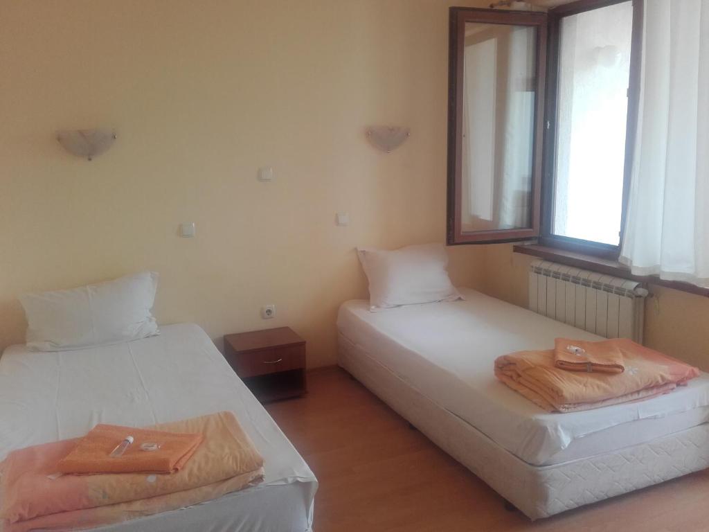 Hotel Aleksievata Kashta - Salle Jumelle Avec Balcon