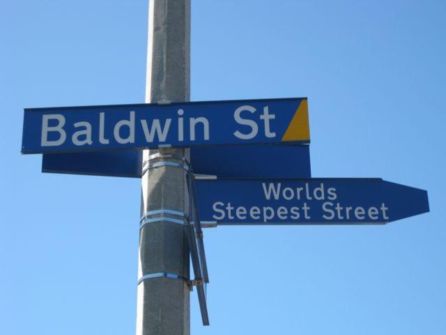 Sleep on the Steepest Street in the World! - Resim 14