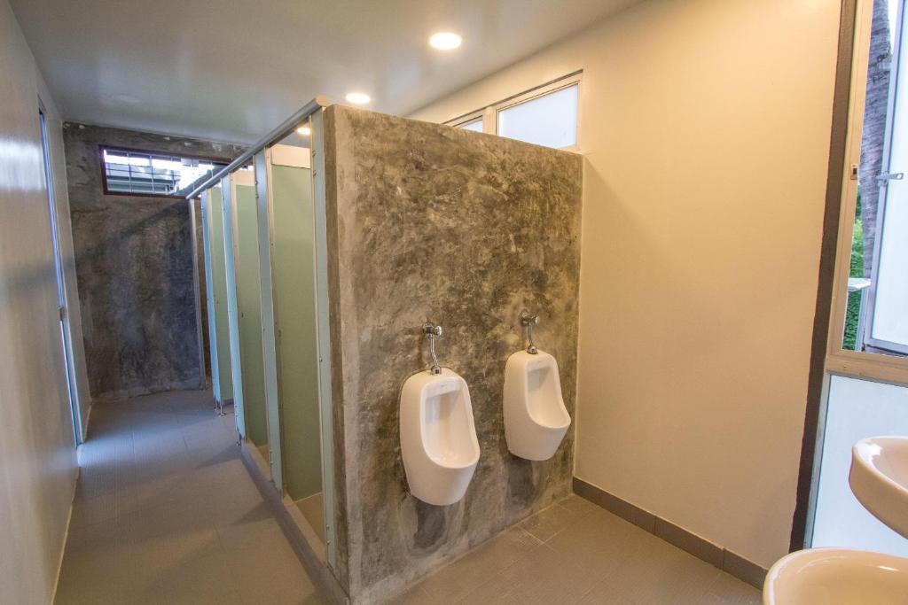 Koupelna v ubytování Ducati Bike Box Hotel