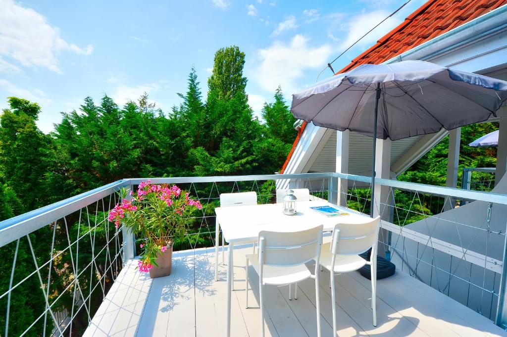 Balkon lub taras w obiekcie Villa Oliver 3 Siófok