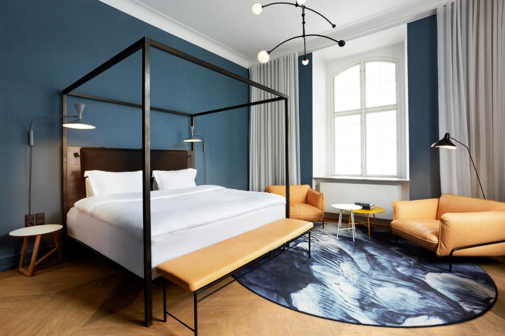 Postel nebo postele na pokoji v ubytování Nobis Hotel Copenhagen, a Member of Design Hotels™