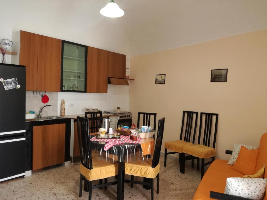 Kuchnia lub aneks kuchenny w obiekcie Sotto L'Arco