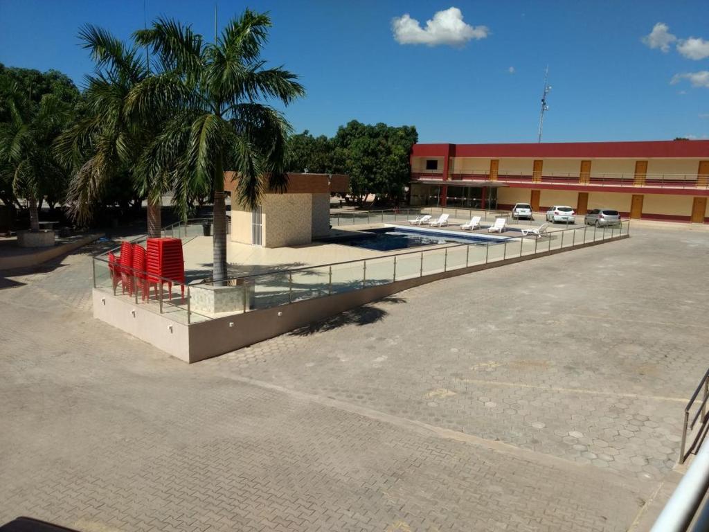 Bazén v ubytování Hotel Serra do Rio nebo v jeho okolí