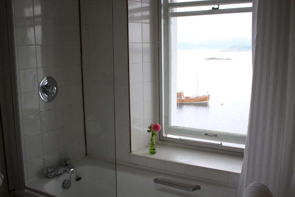 Koupelna v ubytování Crinan Hotel
