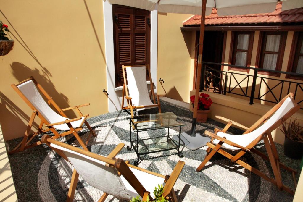 Balkón nebo terasa v ubytování Rodos Niohori Elite Suites Boutique Hotel