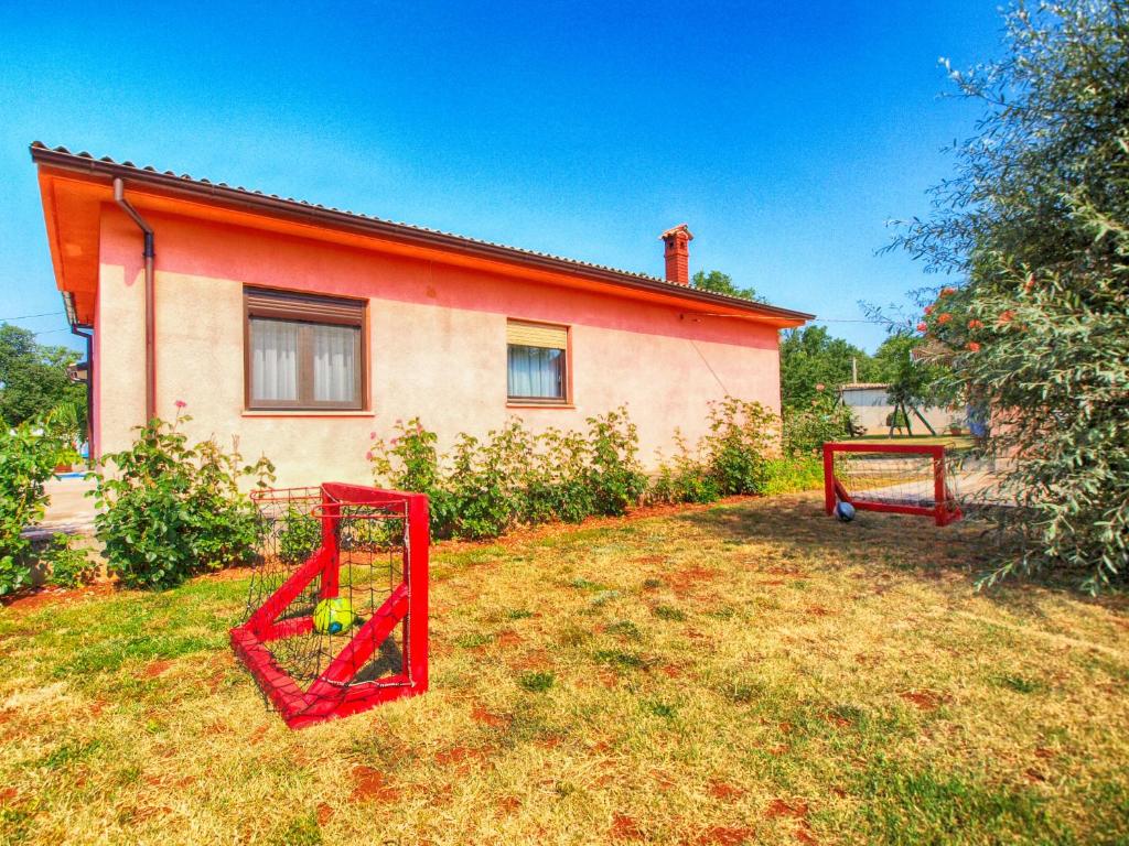 Ogród w obiekcie Holiday Home Villa Angelina 1233