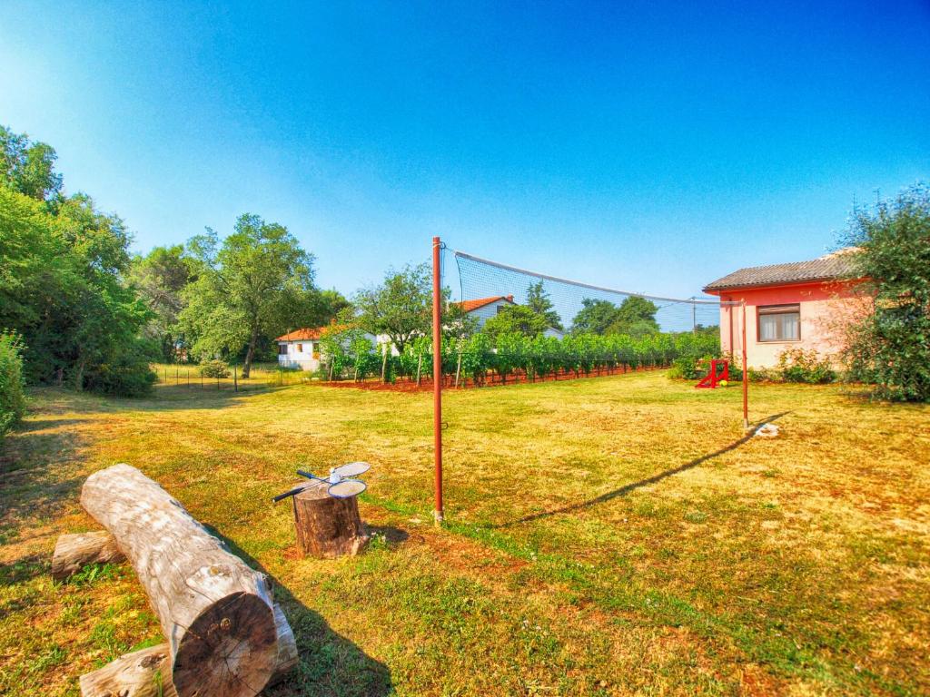 Ogród w obiekcie Holiday Home Villa Angelina 1233