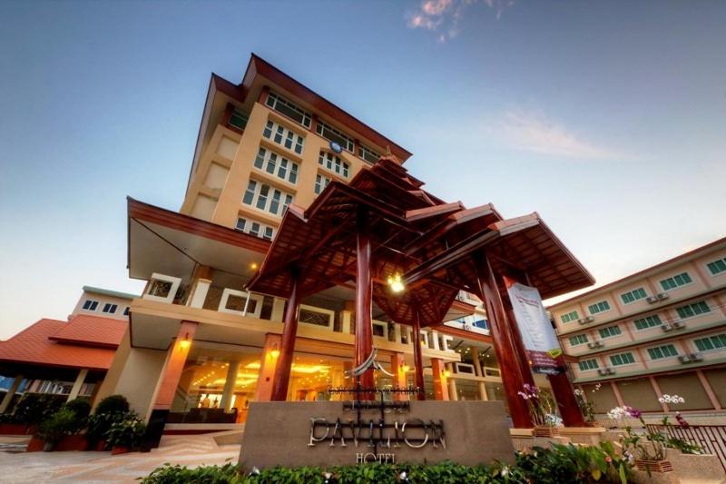 Tòa nhà nơi khách sạn tọa lạc