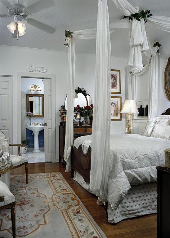 Sabal Palm House Bed and Breakfast - 