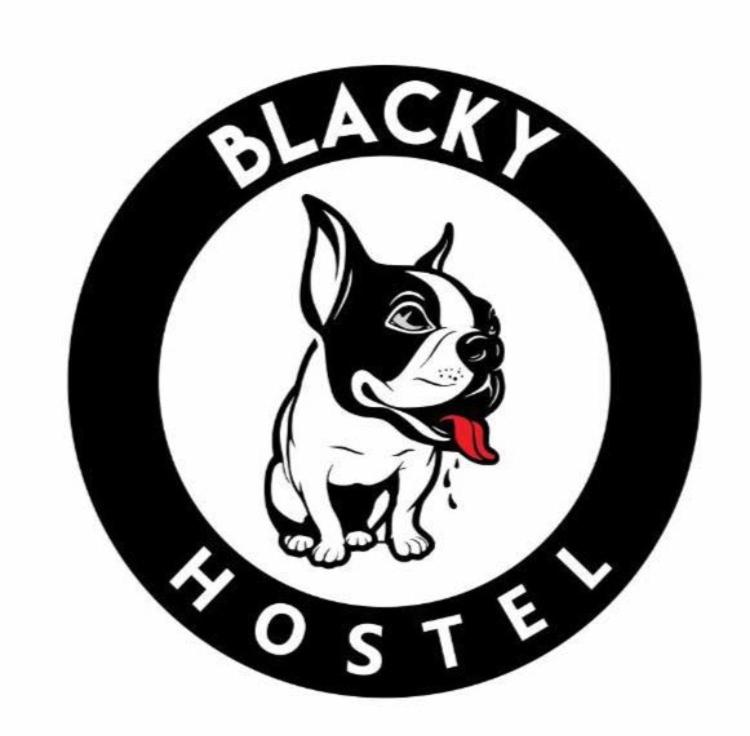 Vottorð, verðlaun, skilti eða annað skjal til sýnis á Blacky Hostel and Apartments