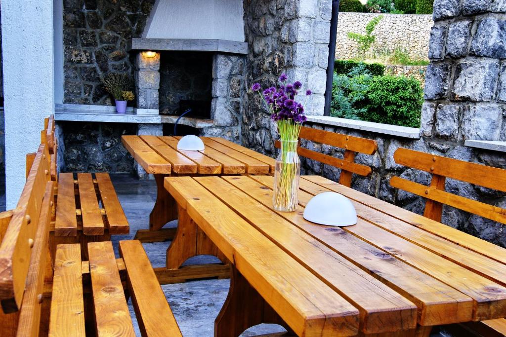 Reštaurácia alebo iné gastronomické zariadenie v ubytovaní Amazing sea views Veglia house