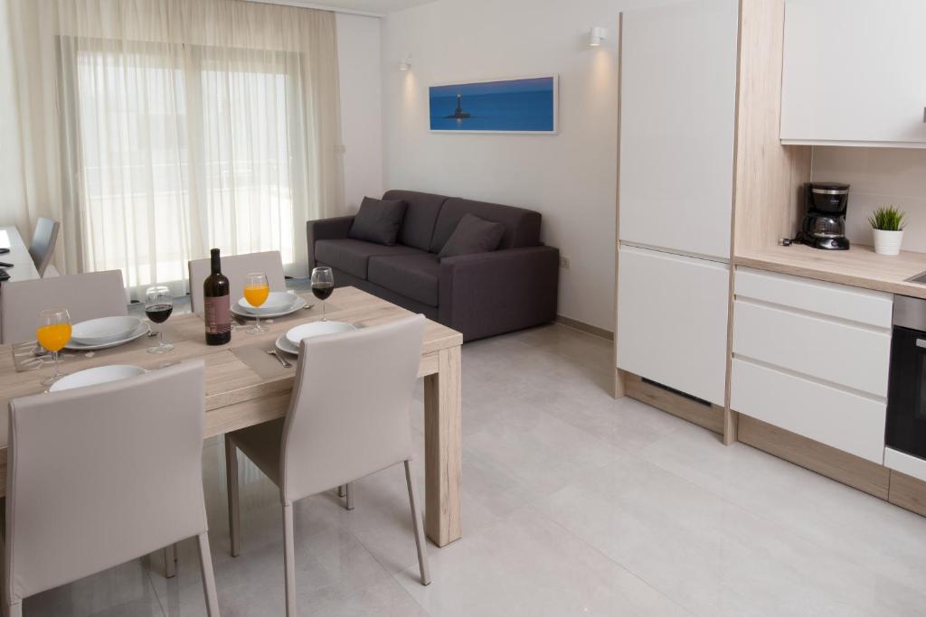 Posezení v ubytování Aparthotel Punta Blu - POOL & SPA